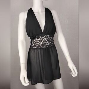 Elegant Black Lace Chemise